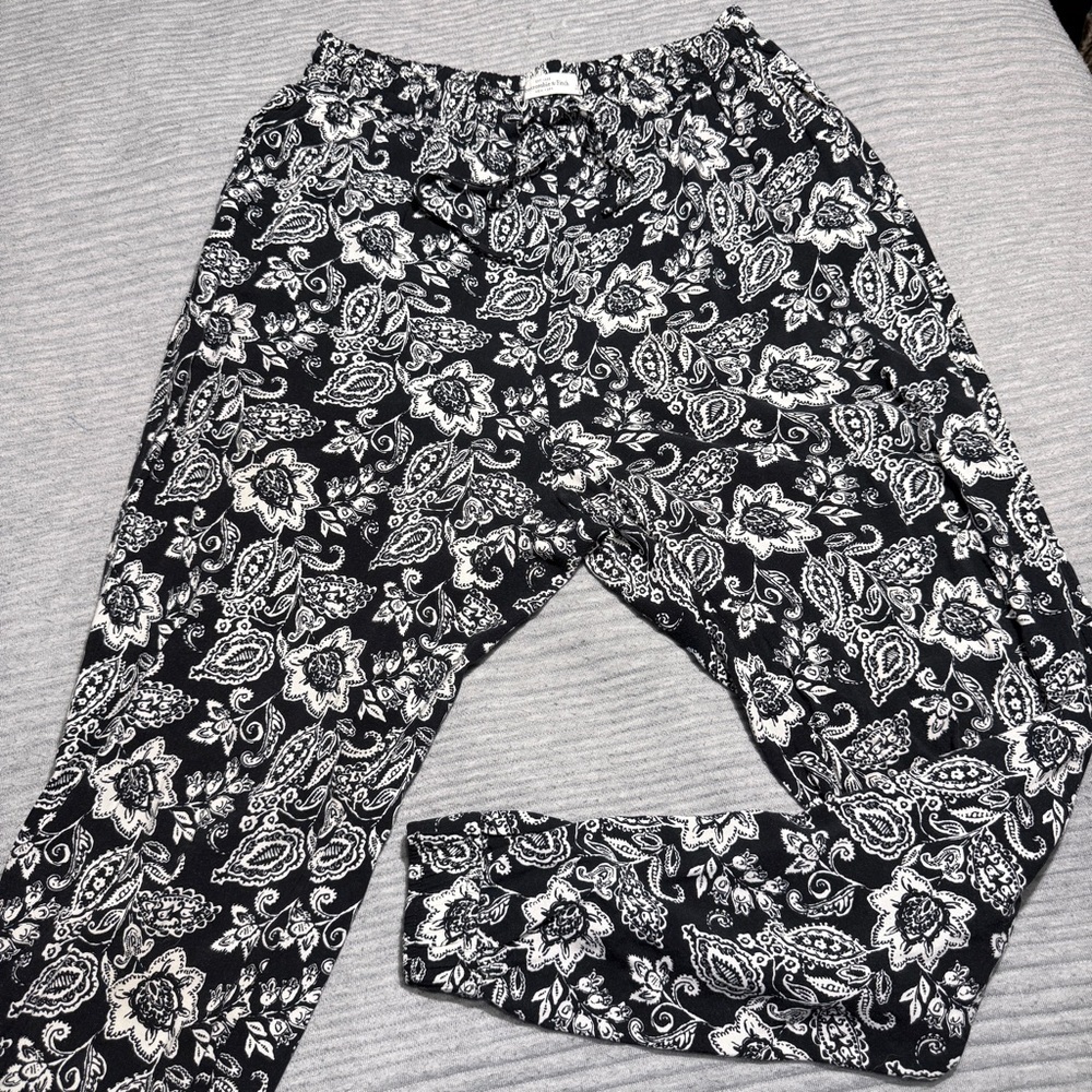 Abercrombie & Fitch Monochrome Black & White Paisley Joggers Size Large